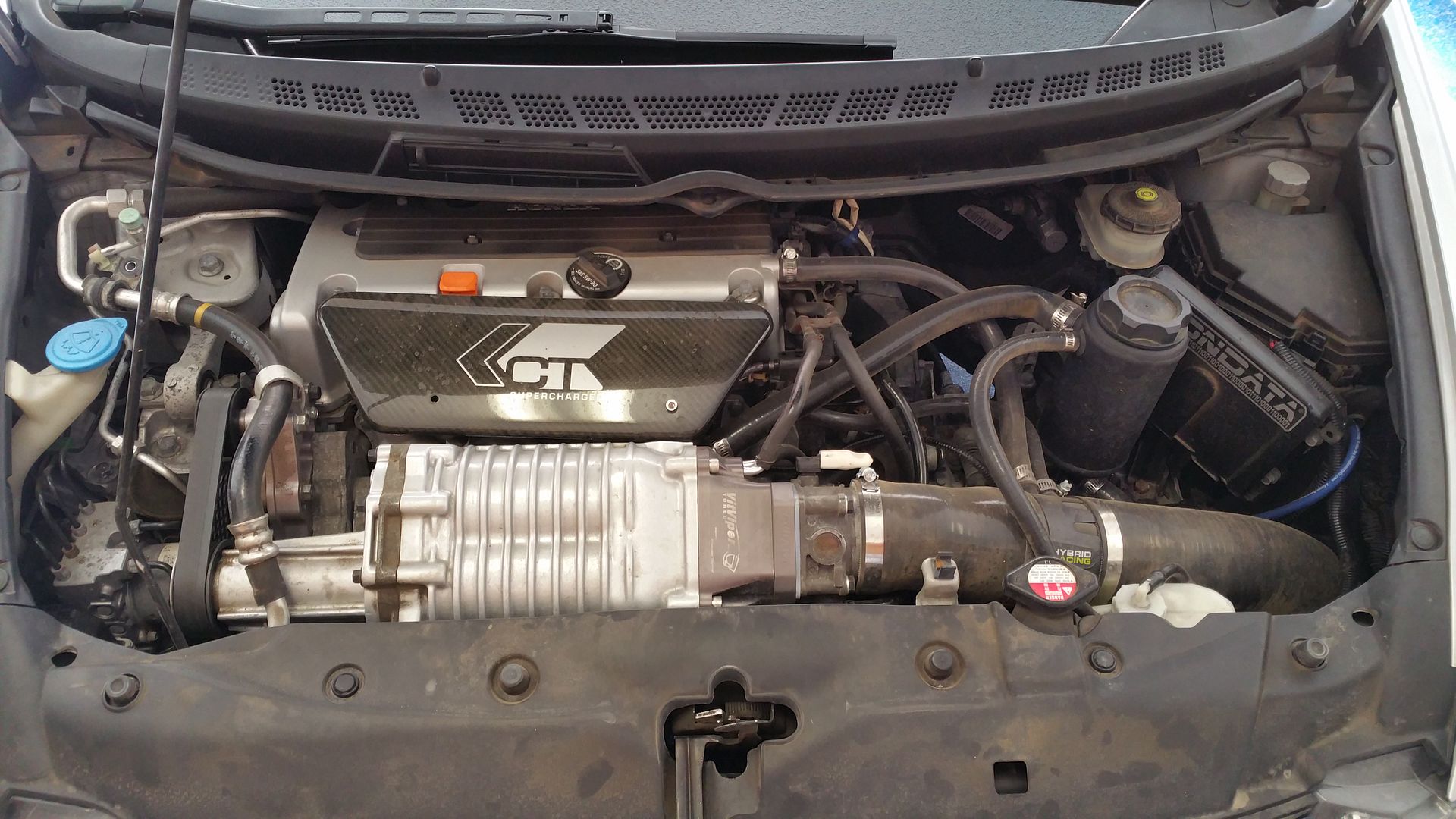 Need help cleaning engine bay and removing rust... 8th Generation